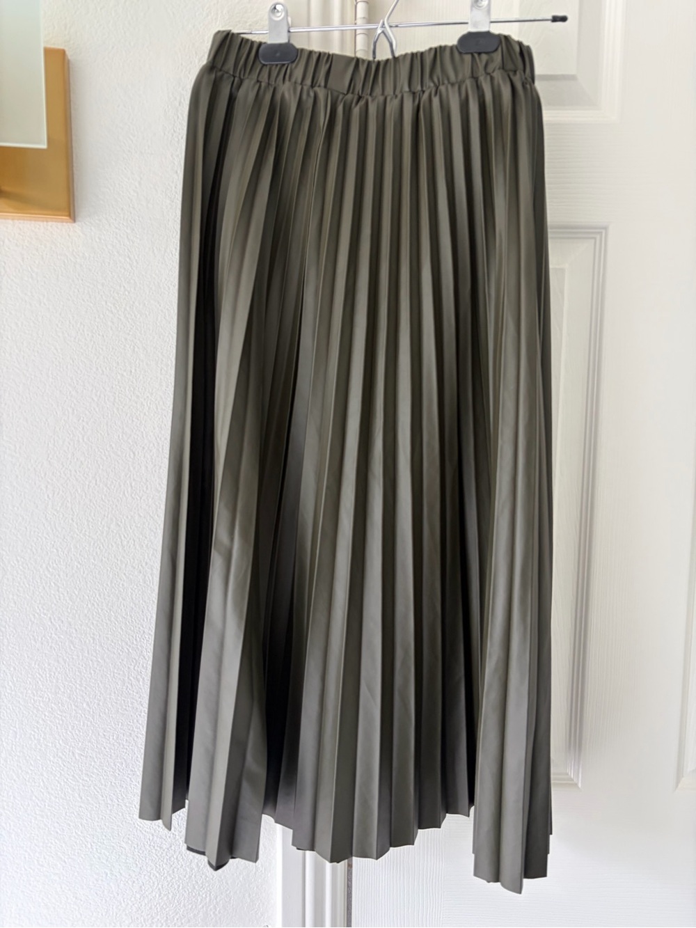 OAK + FORT Olive Pleated Midi Skirt